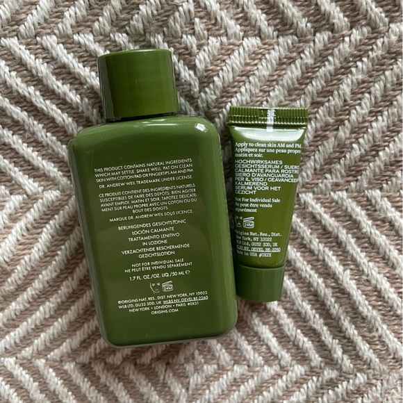 Set 2 Dr. Andrew Weil for Origins™ Mega-Mushroom Relief serum & lotion - Picture 2 of 4